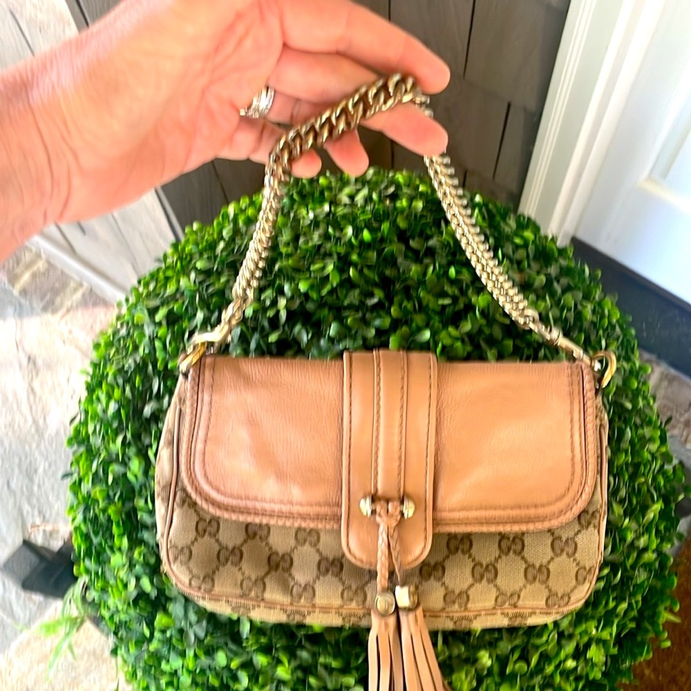 💕💕SOLD 💕💕GUC Gucci Vintage Pochette . Canvas with leather tasseled trim - Picture 3 of 12